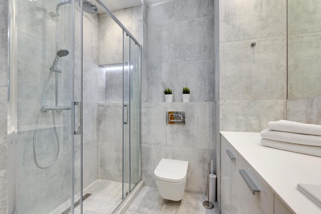 Central Apartment - Free Private Parking Gdansk Ngoại thất bức ảnh