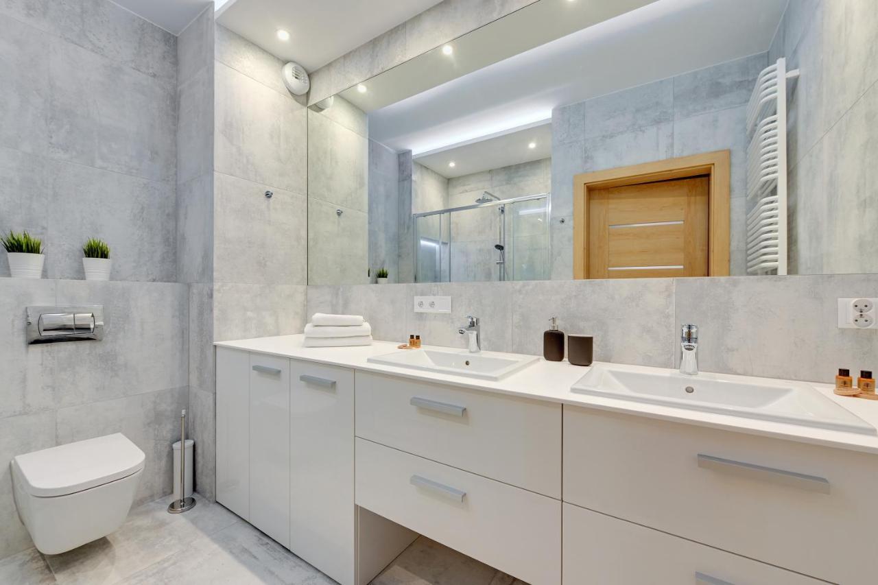 Central Apartment - Free Private Parking Gdansk Ngoại thất bức ảnh